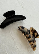 Claw Hair Clips in Tortoise and Black