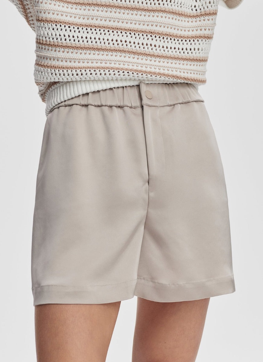 Varley Sakara High Rise Short 4” in Silver Cloud