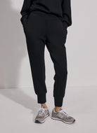 Varley The Slim Cuff Pant 25” in Black