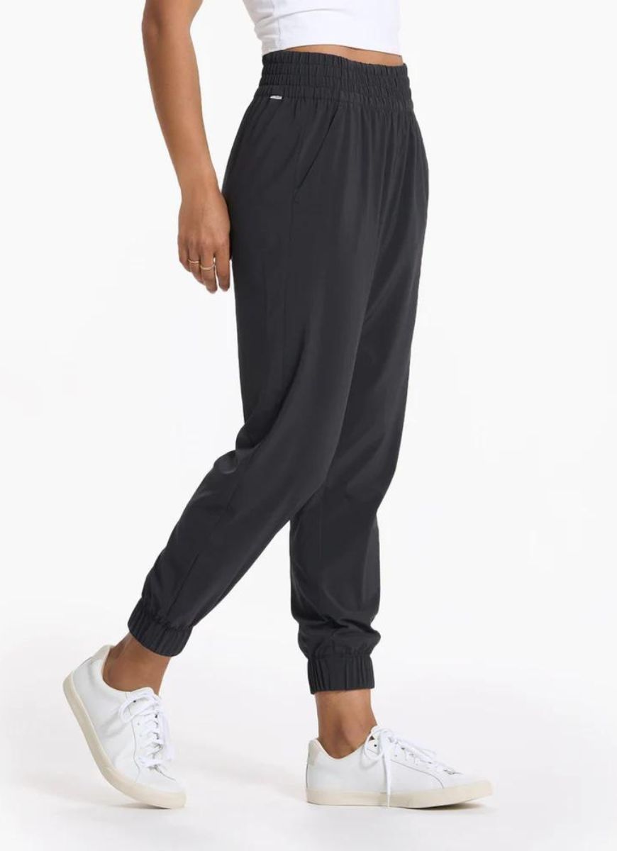 Vuori Women's Villa Jogger in Black