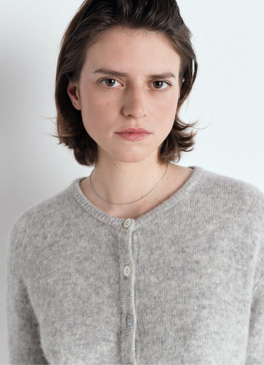 American Vintage Vitow Cardigan in Gris Clair Chine Close Up Front View