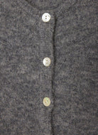 American Vintage Vitow Cardigan in Acier Chine Close Up View of Buttons