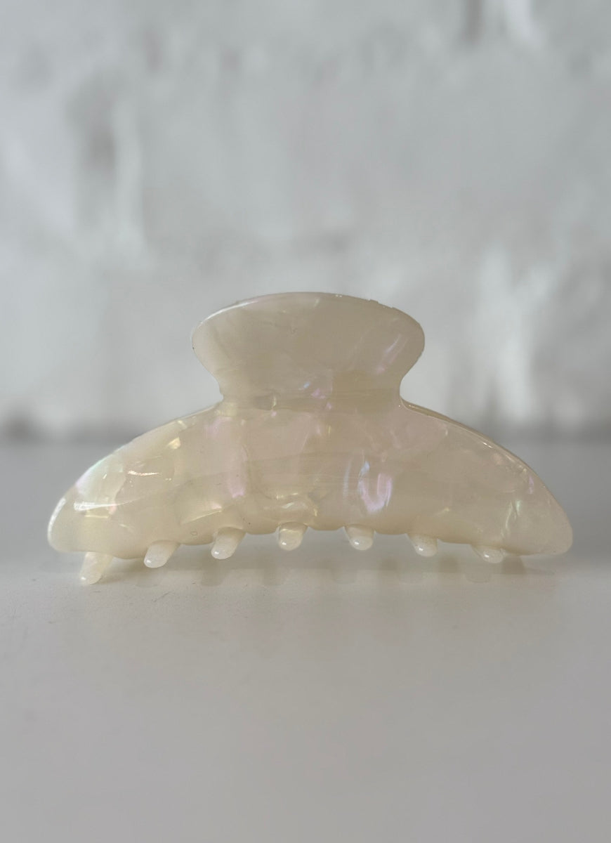 Claw Hair Clip in White Pearl