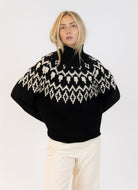 Lyla + Luxe Aggie Fairisle Crewneck Pullover Sweater in Black/White