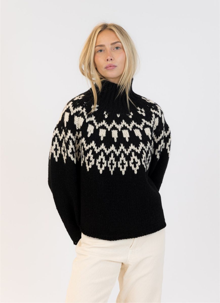 Lyla + Luxe Aggie Fairisle Crewneck Pullover Sweater in Black/White Alternate Front View