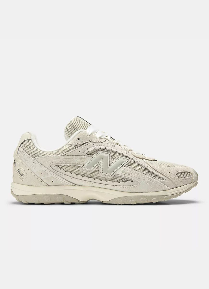 New Balance Women's 204L Sneaker in Sea Salt With Linen