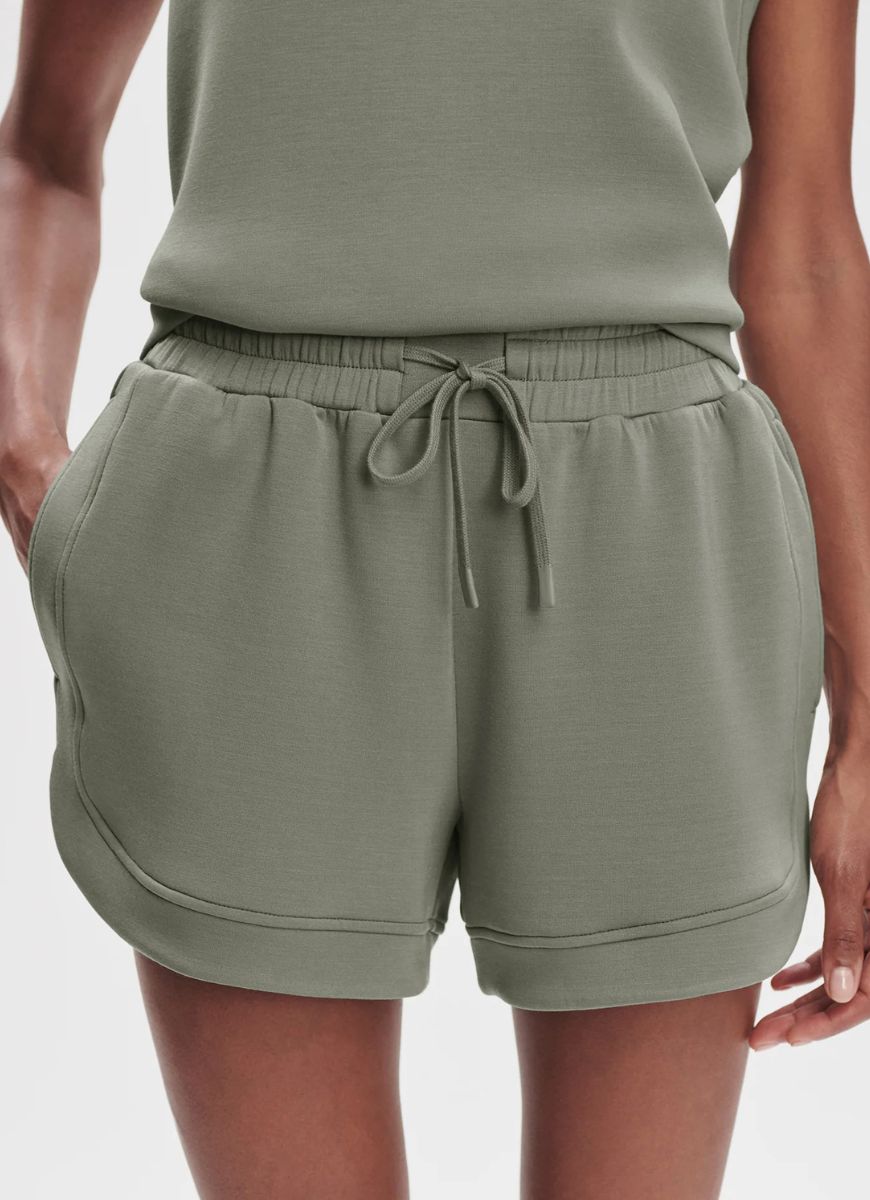 Varley Ollie High Rise Short 3.5” in Shadow