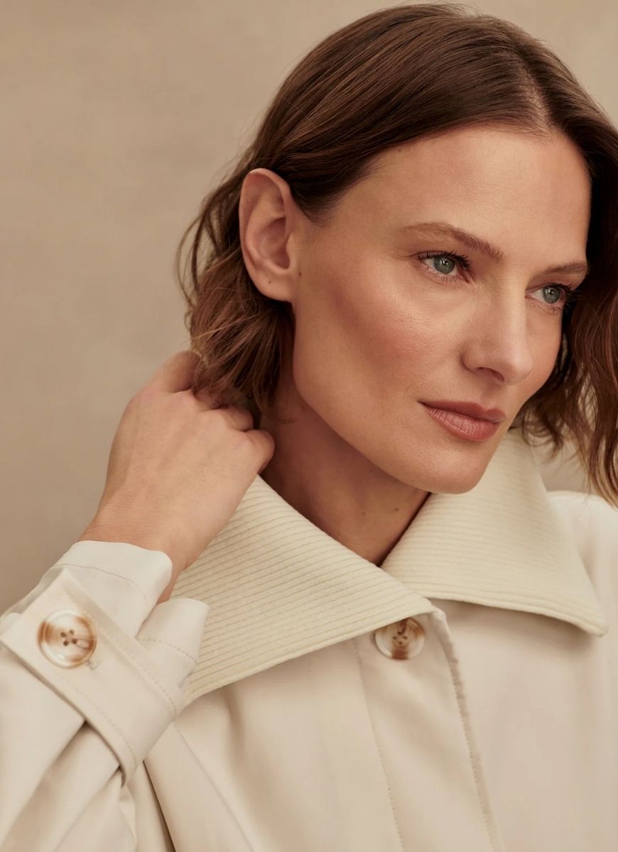 Varley Beckton Utility Jacket in Birch Close Up Collar View