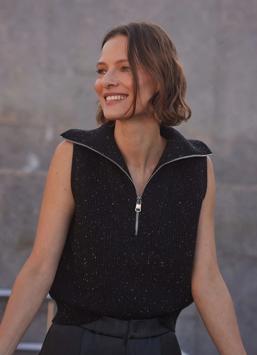 Varley Hally Half Zip Rib Vest in Black Fleck