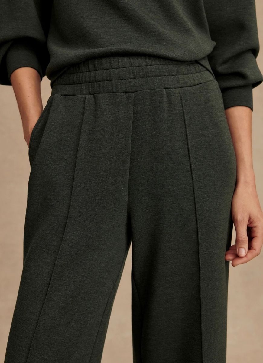 Varley The Wide Leg Pant 30” in Olive Marl Close Up Front View