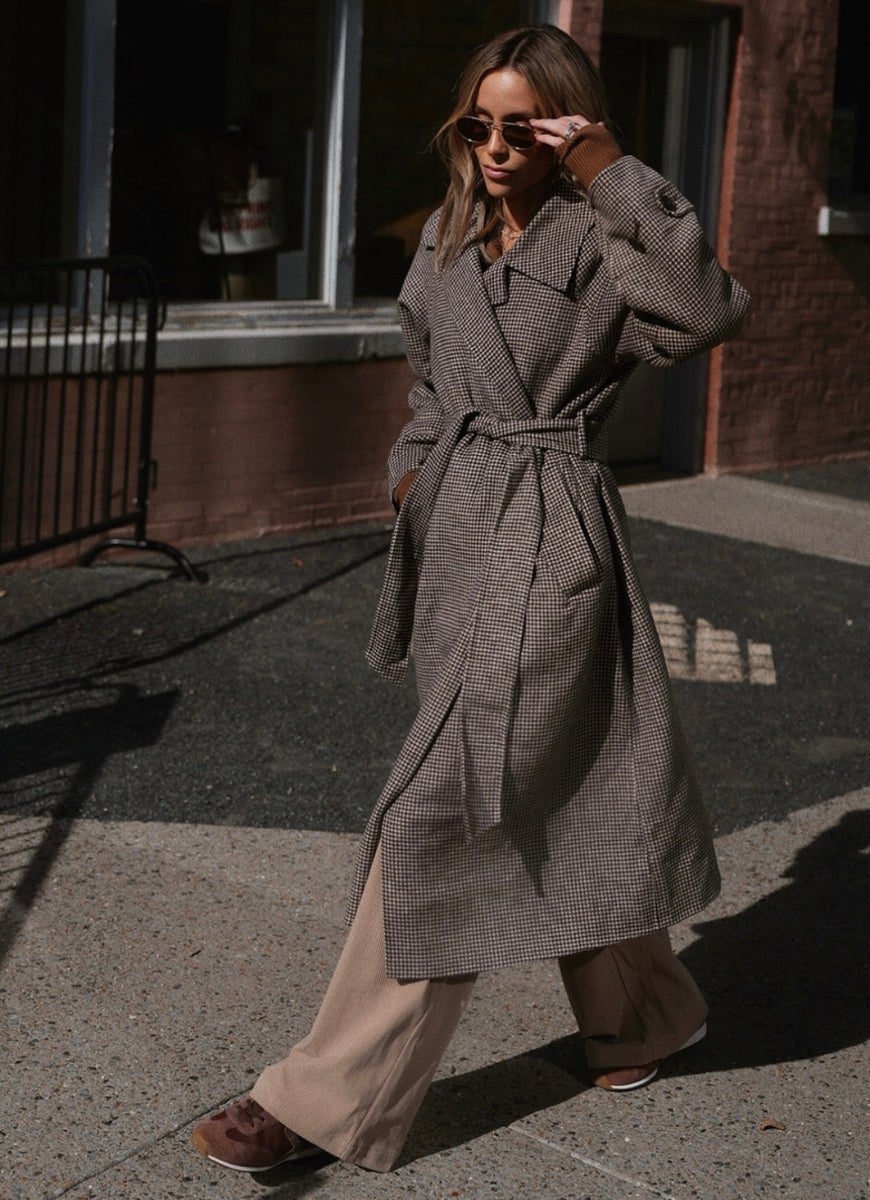 Varley Tomlinson Belted Long Coat in Deep Taupe/Sandshell Puppytooth