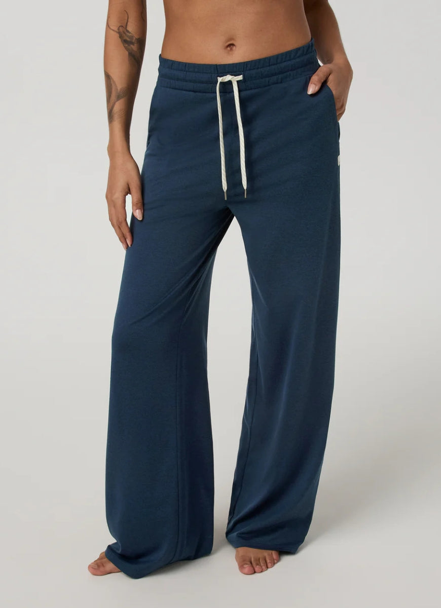 Vuori Halo Essential Wideleg Pant in Blue Coast Heather