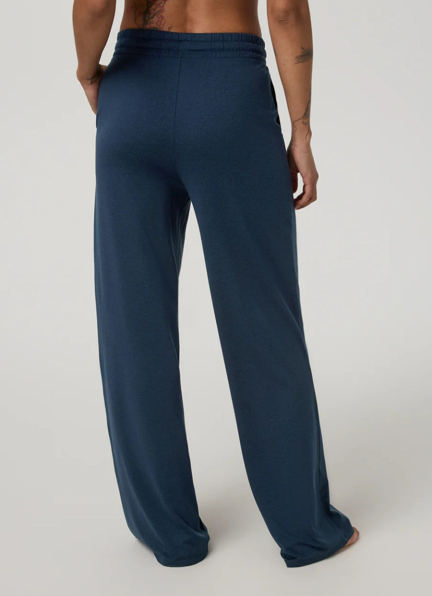 Vuori Halo Essential Wideleg Pant in Blue Coast Heather