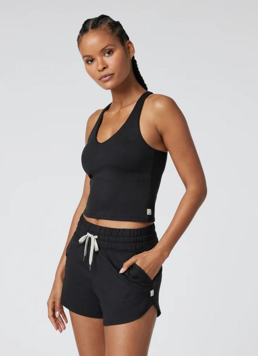 Vuori Halo Performance Crop 2.0 in Black