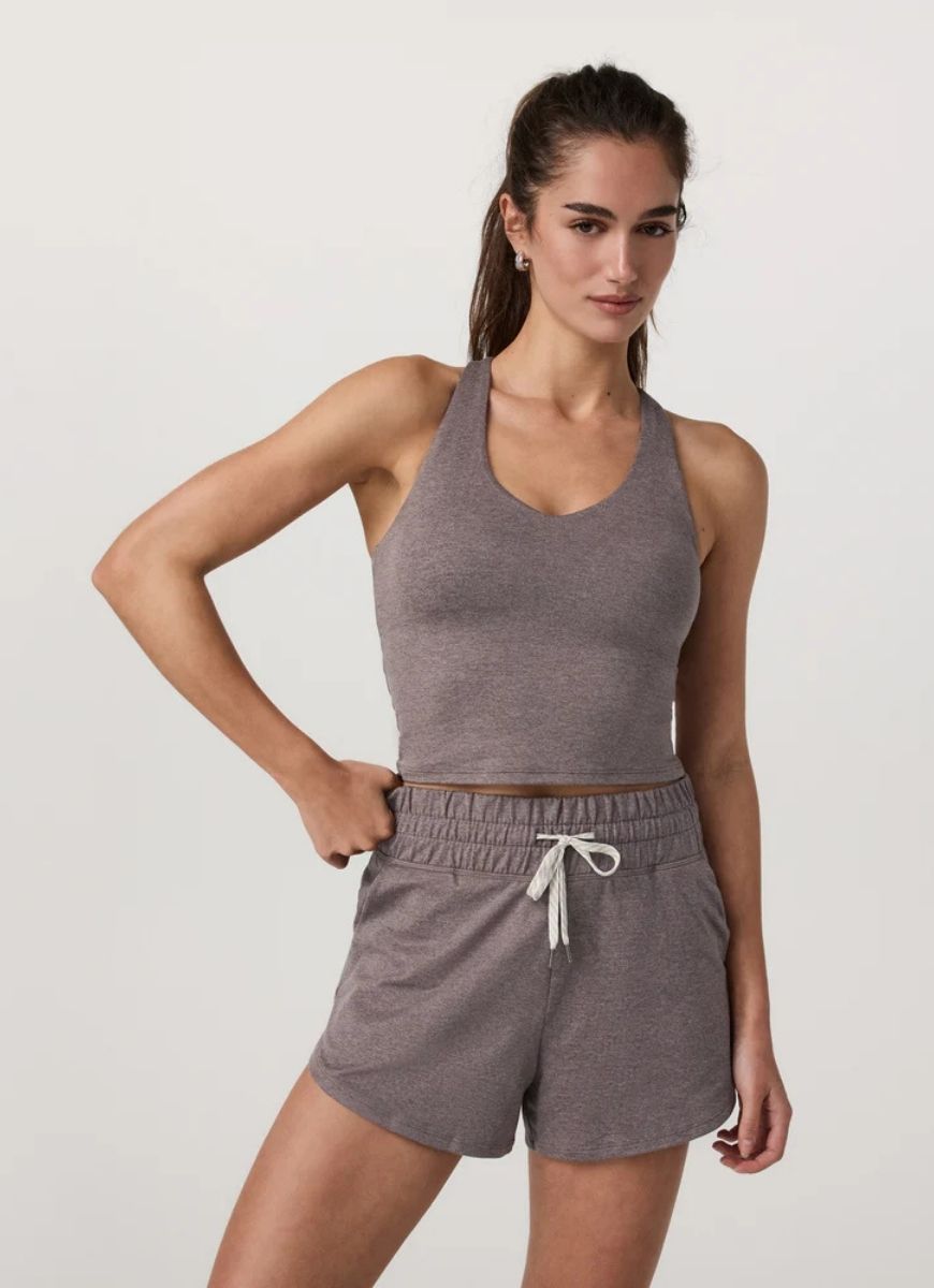 Vuori Halo Performance Crop 2.0 in Huckleberry Heather