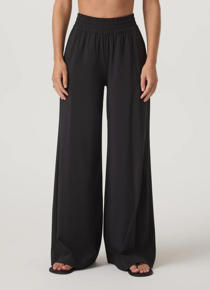 Vuori Women's Villa Wide Leg Pant in Black
