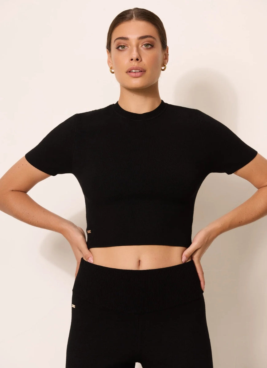 LUNE Olly Regular Short Sleeve in Black