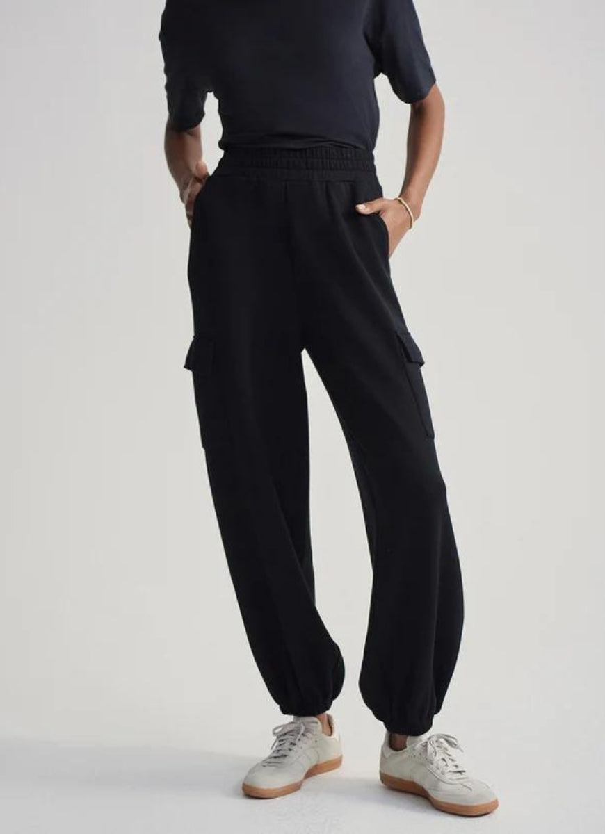 Varley The Cargo Pant 27.5” in Black