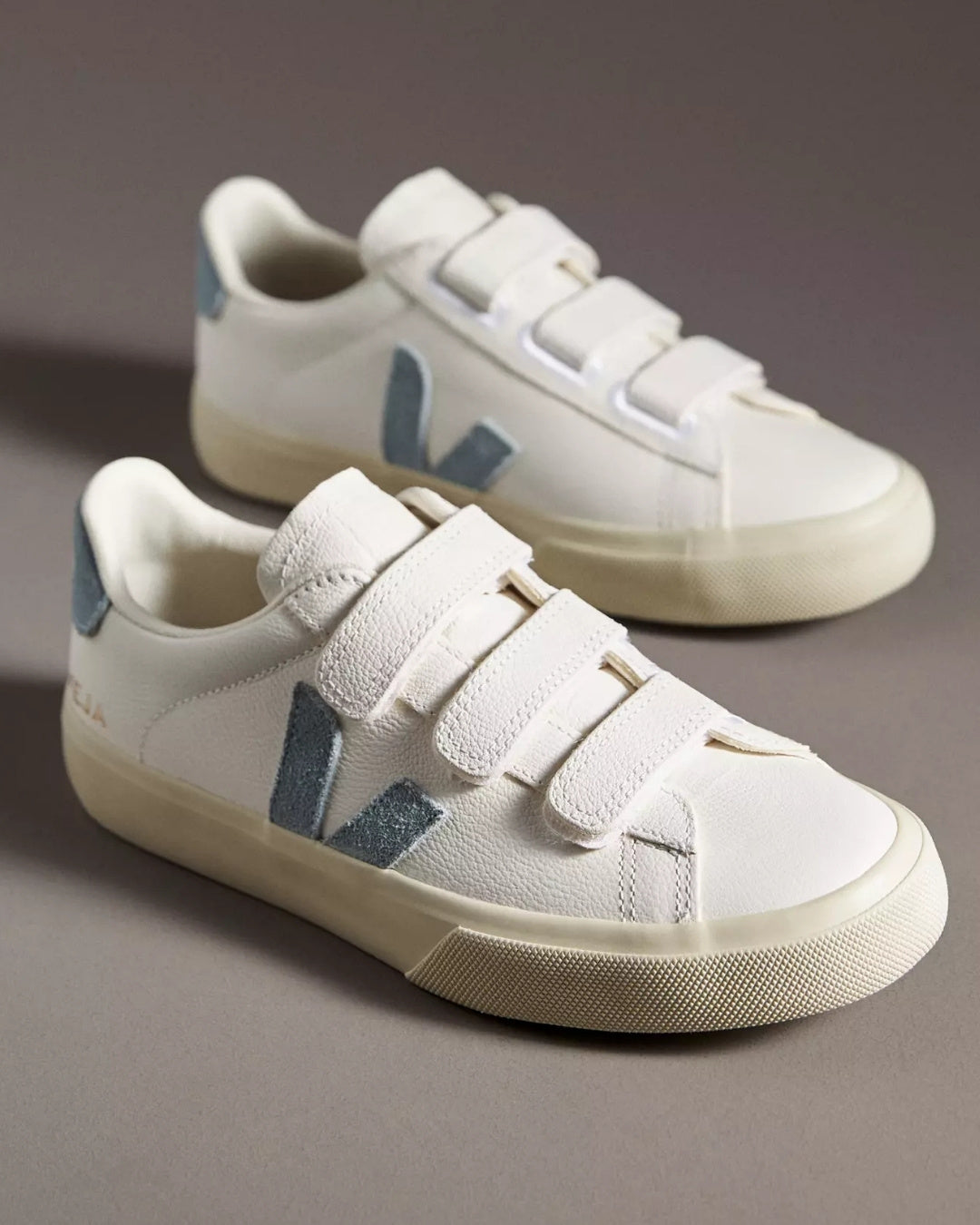 Veja Recife Sneaker in Extra White/Steel