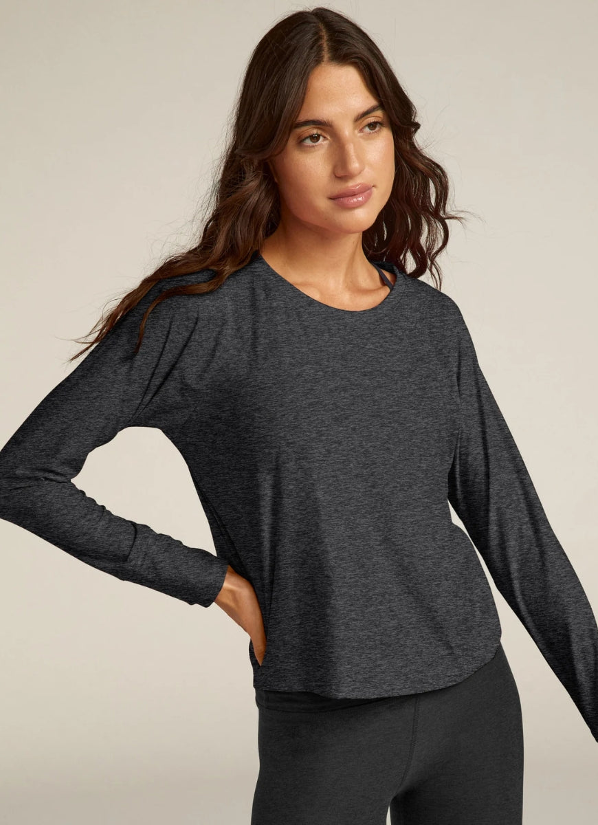 Beyond Yoga Featherweight Daydreamer Pullover in Black Charcoal Front View