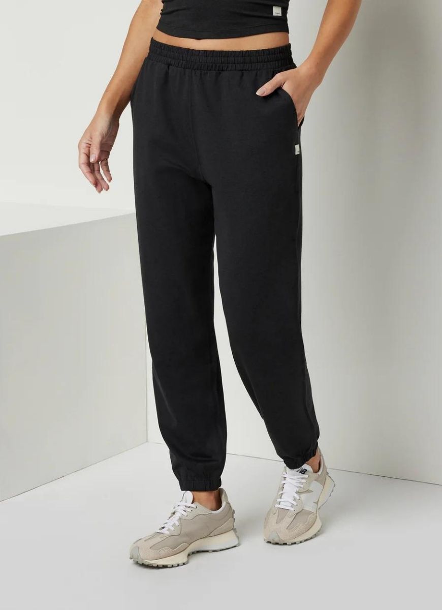 Vuori Boyfriend Jogger in Black