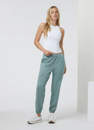 Vuori Boyfriend Jogger in Pistachio Heather