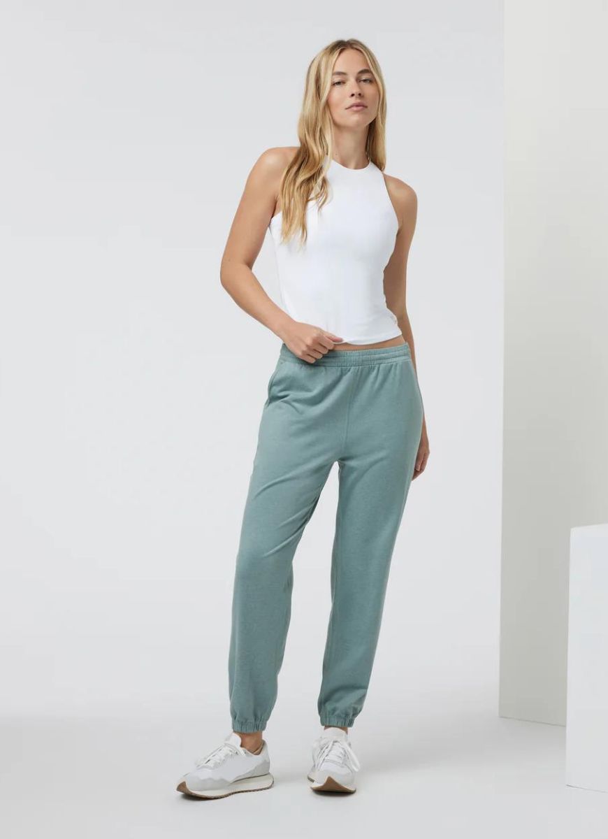 Vuori Boyfriend Jogger in Pistachio Heather