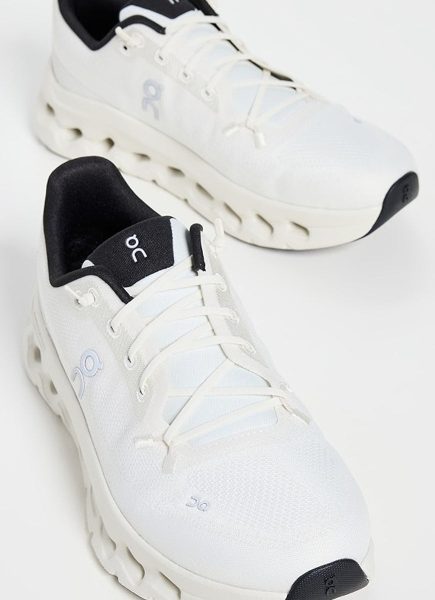 On Women's Cloudtilt Running Shoe in Pearl/Ice Top View