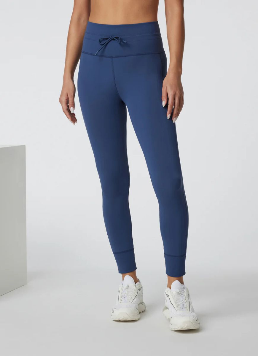 vuori Daily Legging in French Blue