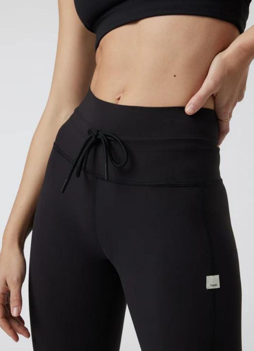 Vuori Daily Legging in Black Close Up Front View of Drawstring