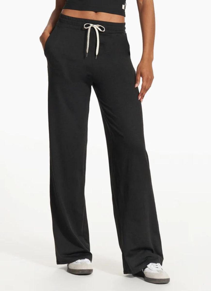 vuori | Women's Halo Essential Wideleg Pant (Black) | relevé Canada