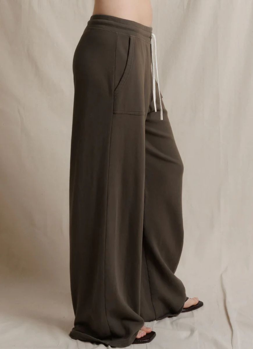 perfectwhitetee Noa Straight Leg Pant in Dark Olive