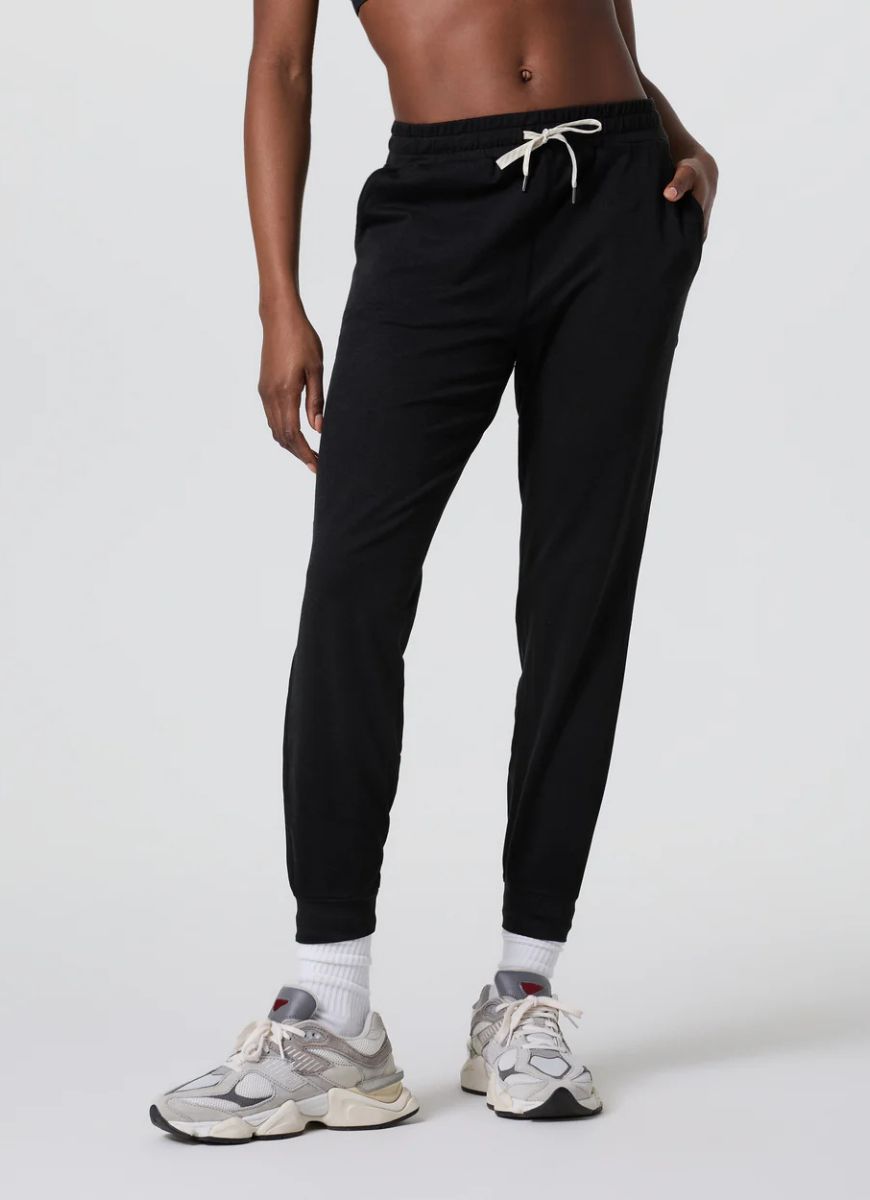 Vuori Women's Performance Jogger in Black