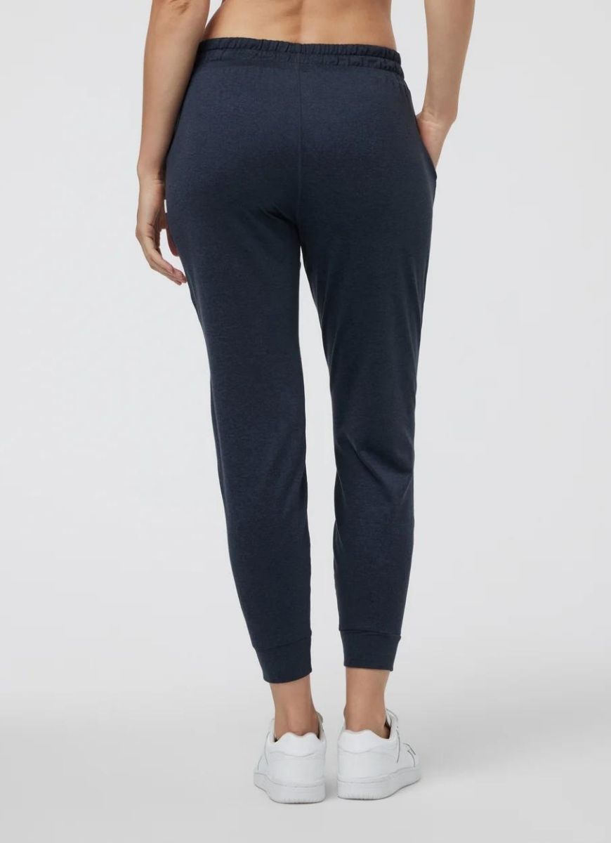 Vuori Women's Performance Jogger in Midnight Heather Back View