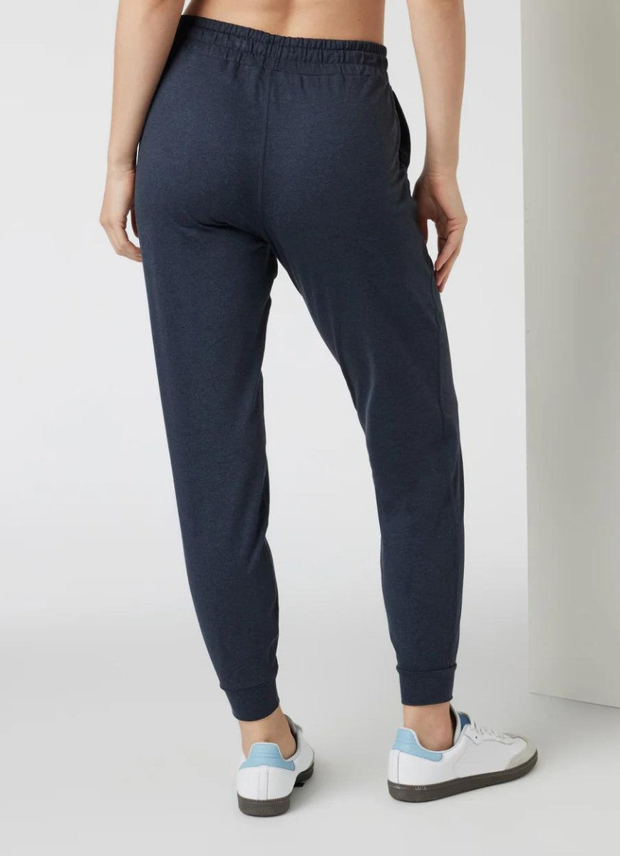 Vuori Performance Jogger Long in Midnight Heather Back View