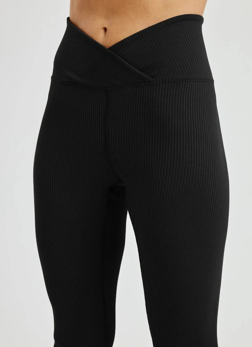 YEAR OF OURS Ribbed Veronica Legging in Black Close Up Front View of V Waistband