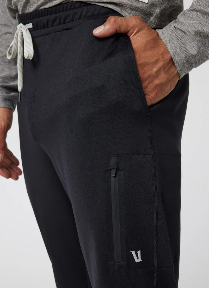 vuori Men's Sunday Performance Jogger in Black Close Up View of Hand in Pocket