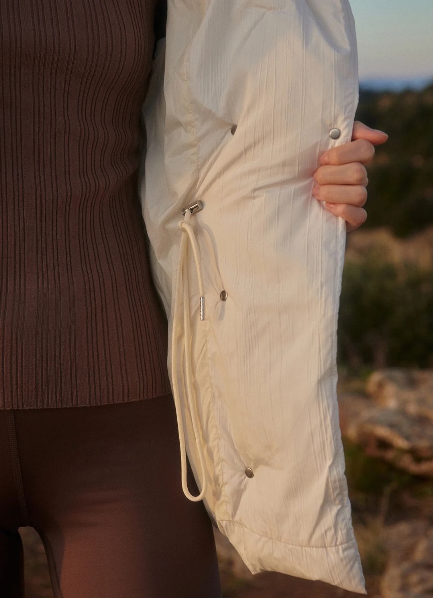 Varley Kaia Quilted Coat in Jet Stream Showing Inner Drawcord