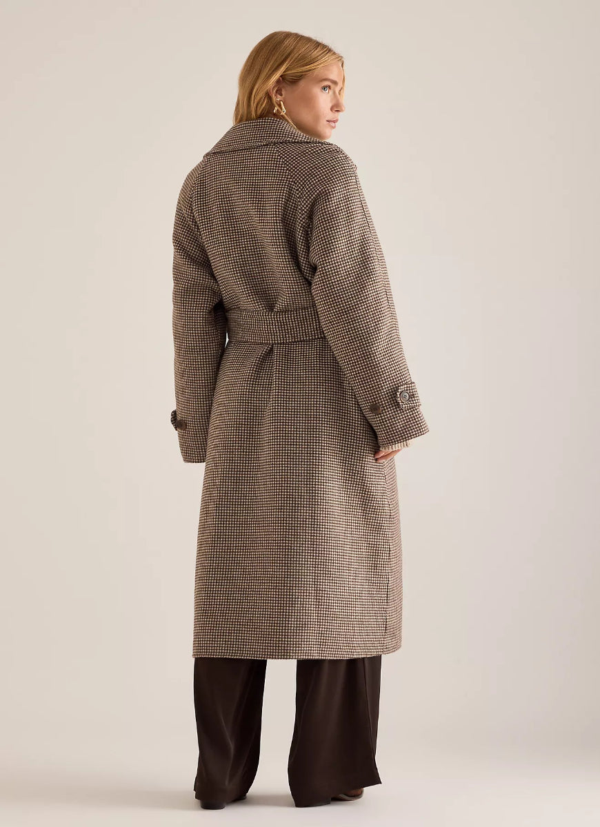 Varley Tomlinson Belted Long Coat in Deep Taupe/Sandshell Puppytooth Full Length Back View