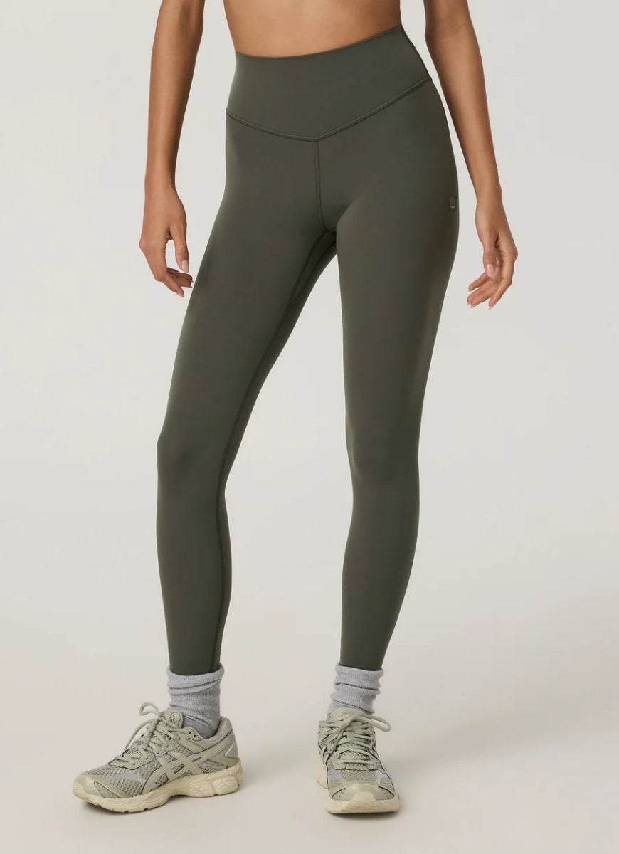Vuori AllTheForm Legging in Army