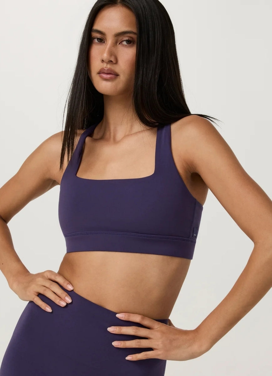 Vuori Daily Form Sports Bra in Velvet Violet