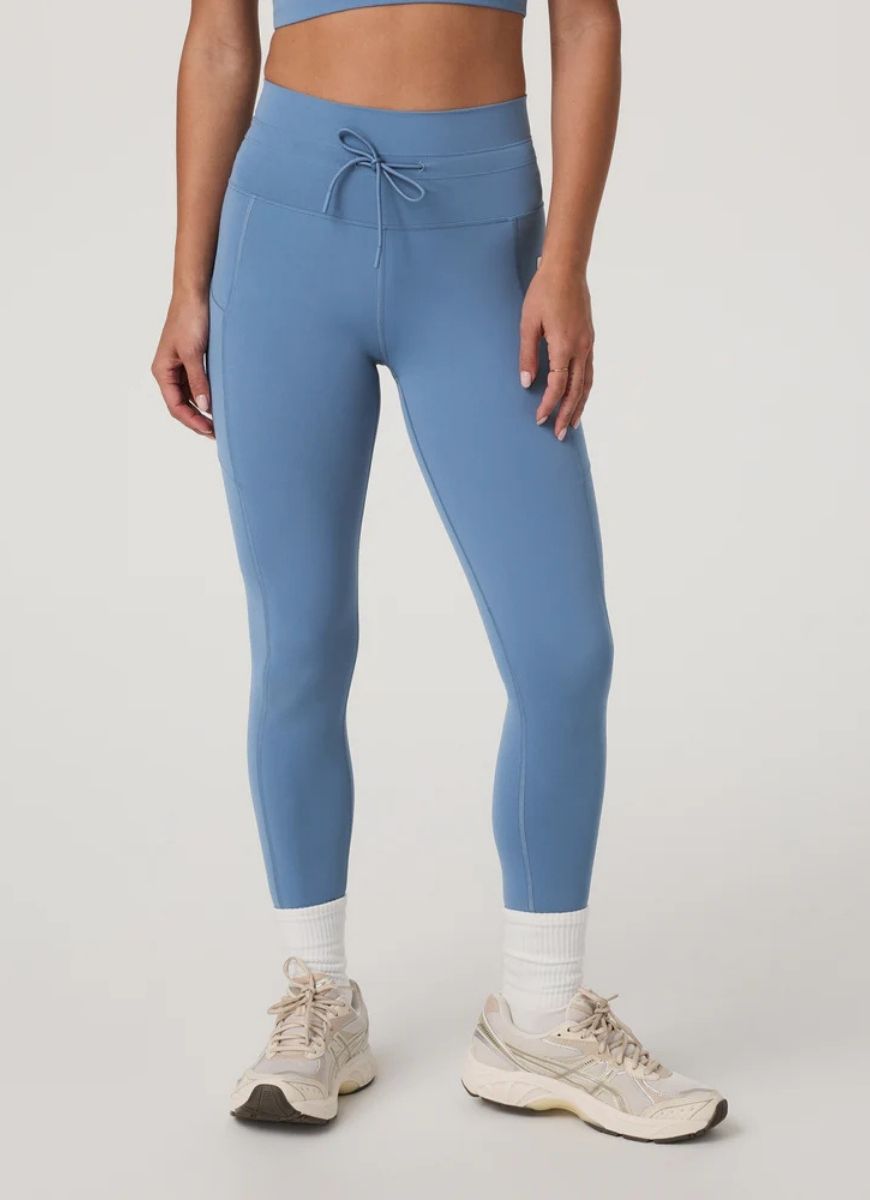 Vuori Daily Pocket Legging in Light French Blue
