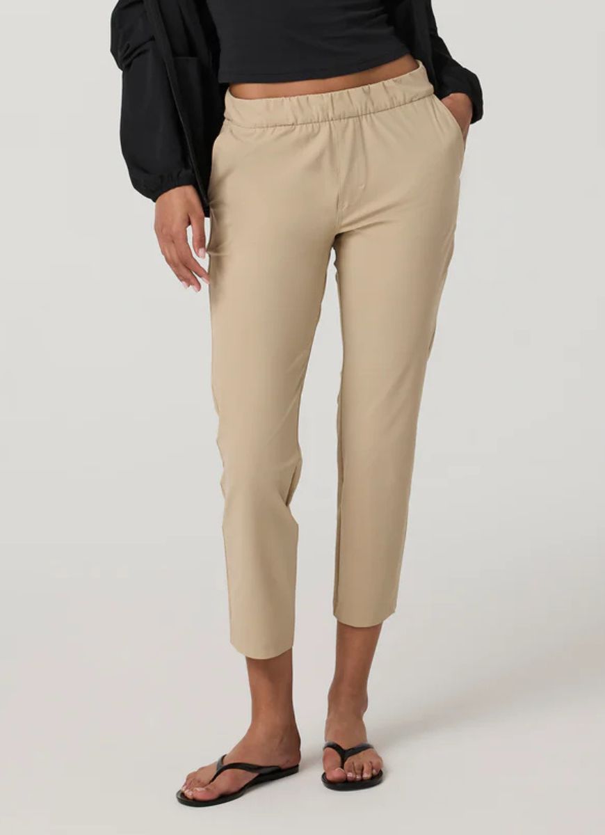 Vuori Miles Ankle Pant in Khaki