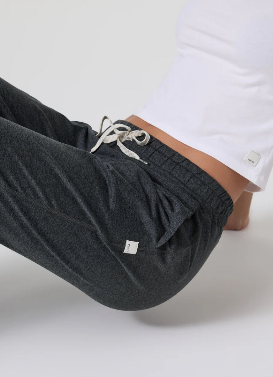 Vuori Performance Jogger in Charcoal Heather Close Up View of Drawcord