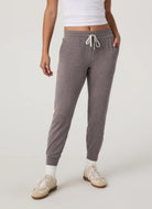 Vuori Women's Performance Jogger in Huckleberry Heather