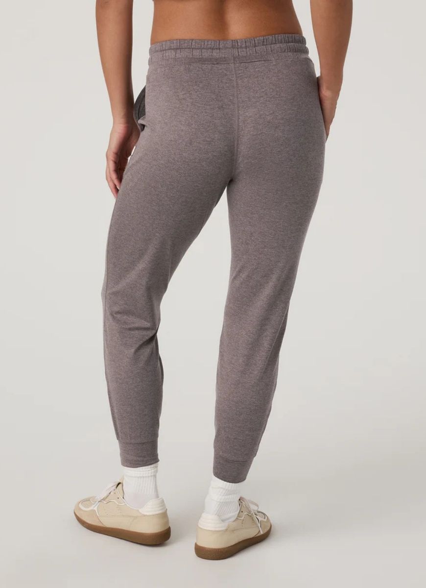 Vuori Women's Performance Jogger in Huckleberry Heather Back View