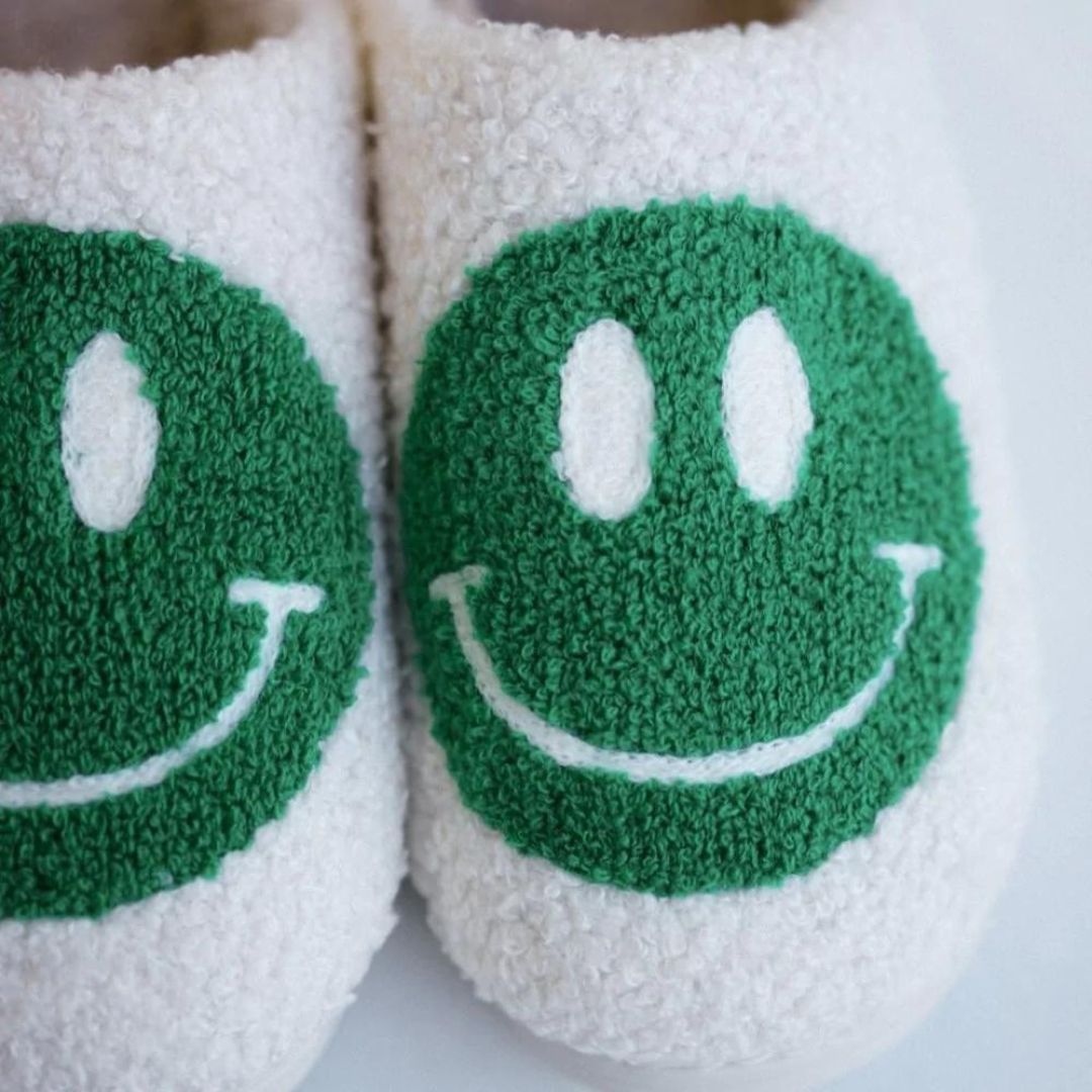 Smile Slippers | Women's Slip on with Smiley Face | relevé Canada